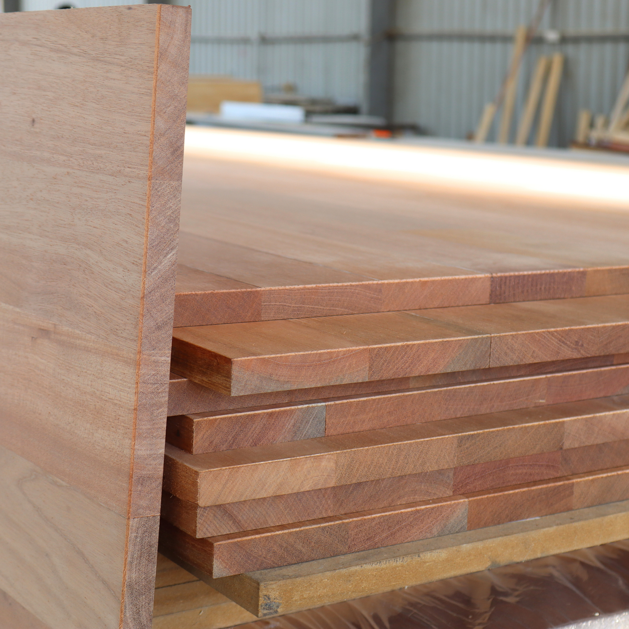 Red Meranti FJL Board 20mm -4x8ft 【Grade AB】